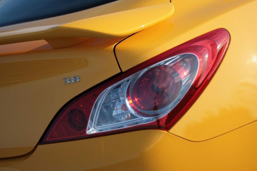  Hyundai Genesis Coupe 3.8 Track 2009 года  (фото 20 из 28)